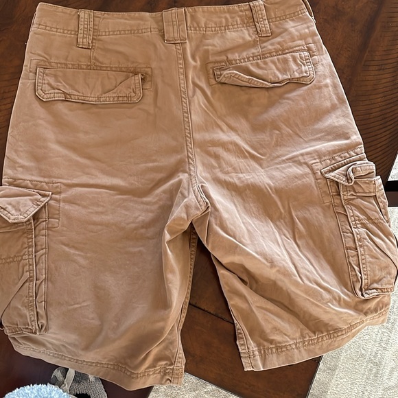 Men’s gap cargo shorts size 32-100 percent cotton ￼ - Picture 4 of 4